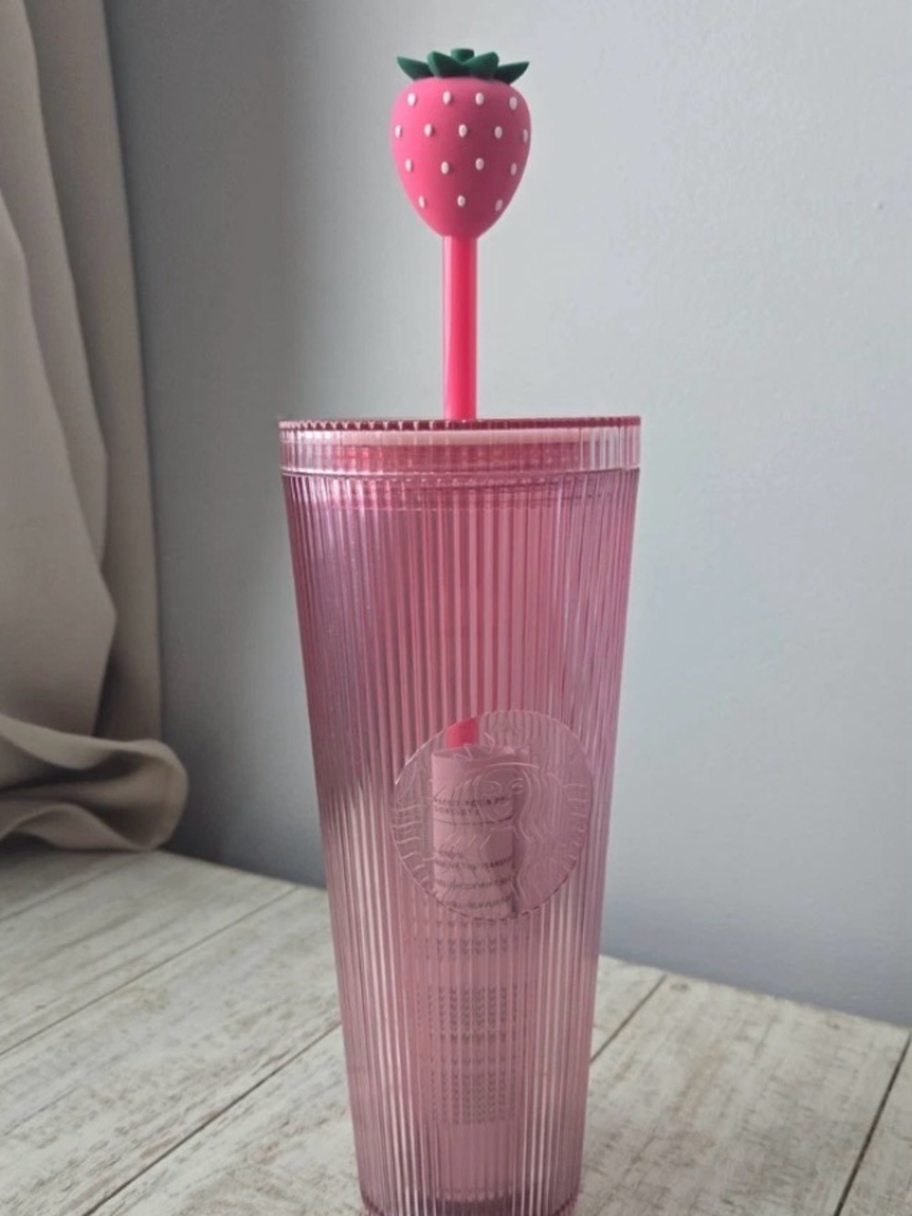 Starbucks PINK DRINK COLLECTION 2026 LIMITED Strawberry Topper 24oz Cup